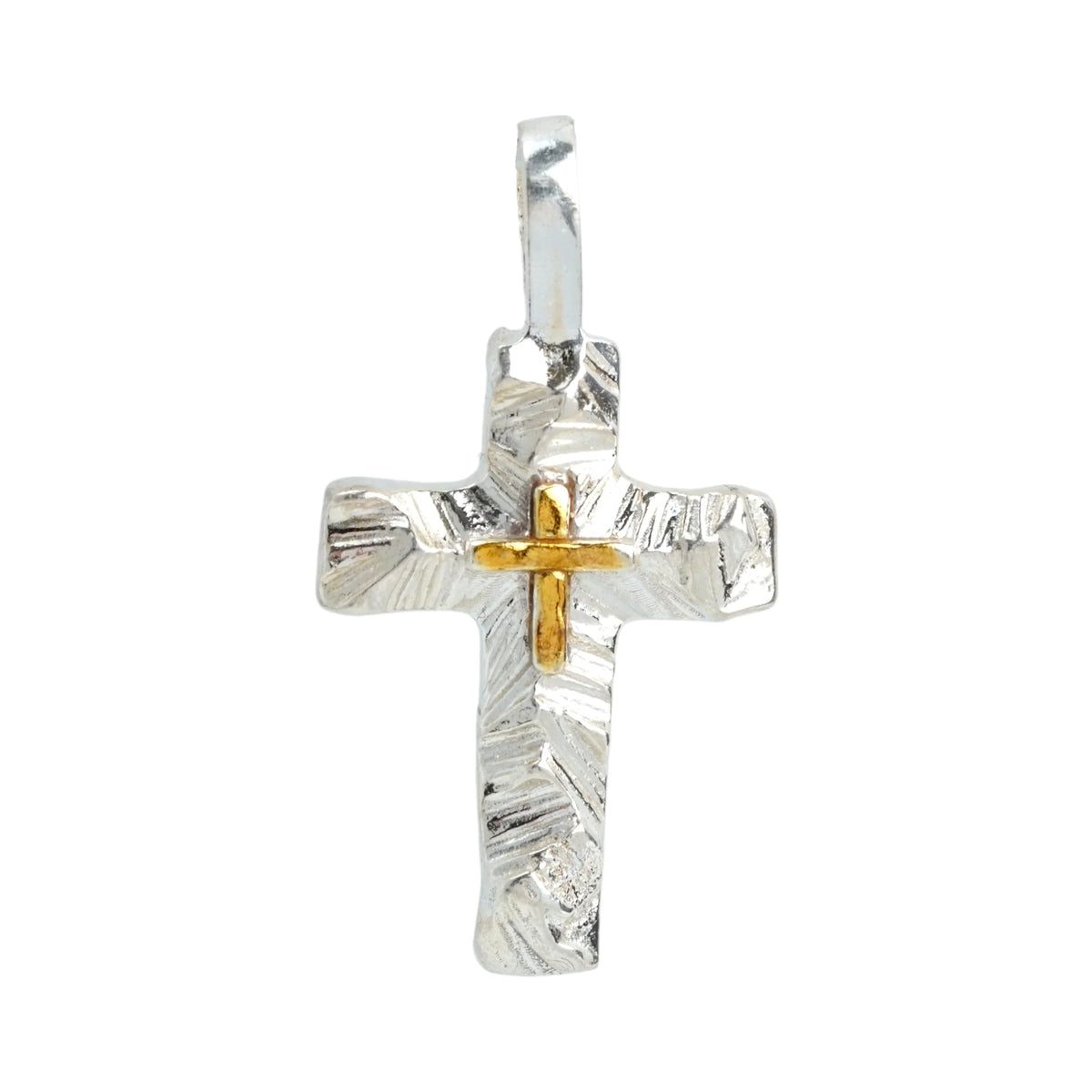 „Reliefkreuz mit goldfarbenen Akzenten“-Anhänger aus 925er Silber – Symbol für Glauben und innere Stärke, Skulpturenschmuck im Boho- und rustikalen Stil | Art Diva
