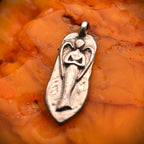 „Schutzengel“-Anhänger aus 925er Silber – skulpturaler Talisman für Schutz und innere Stärke, oxidierter Schmuck im Boho- und rustikalen Stil | Art Diva