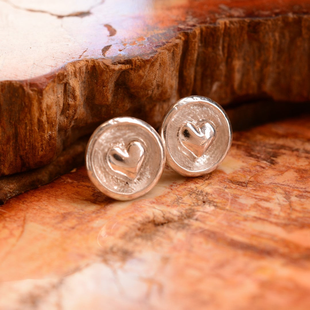Herz-Mini-Ohrstecker aus 925er Silber – kleine Boho-Ohrringe als Symbol der Liebe | Art Diva