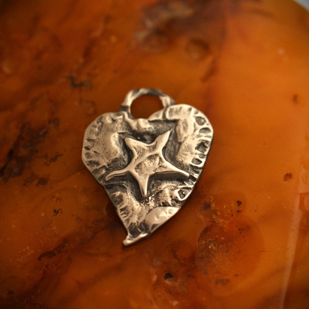 „Herz mit Stern“-Liebesanhänger aus 925er Silber – Talisman für Glauben und Liebe, handgefertigt im Boho-Stil | Art Diva
