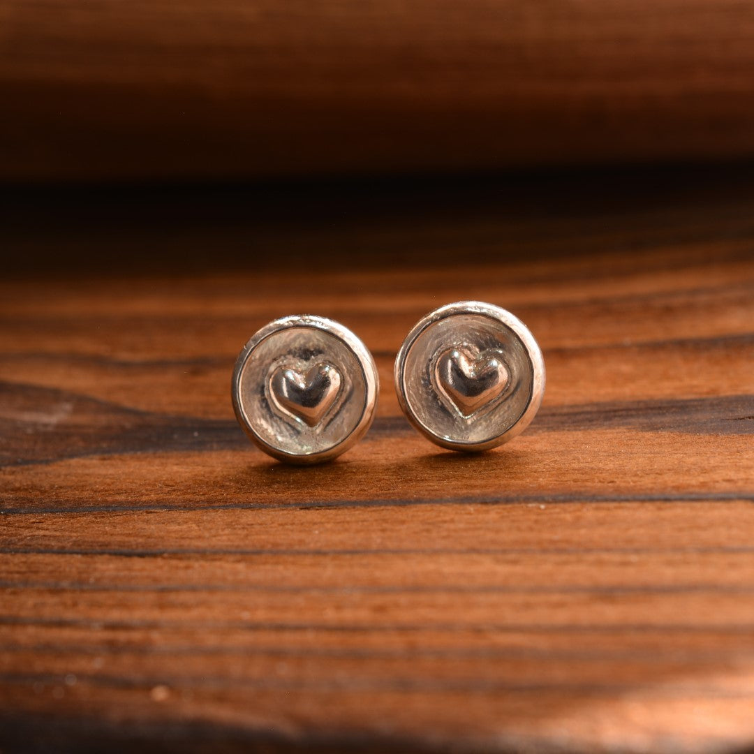 Herz-Mini-Ohrstecker aus 925er Silber – kleine Boho-Ohrringe als Symbol der Liebe | Art Diva