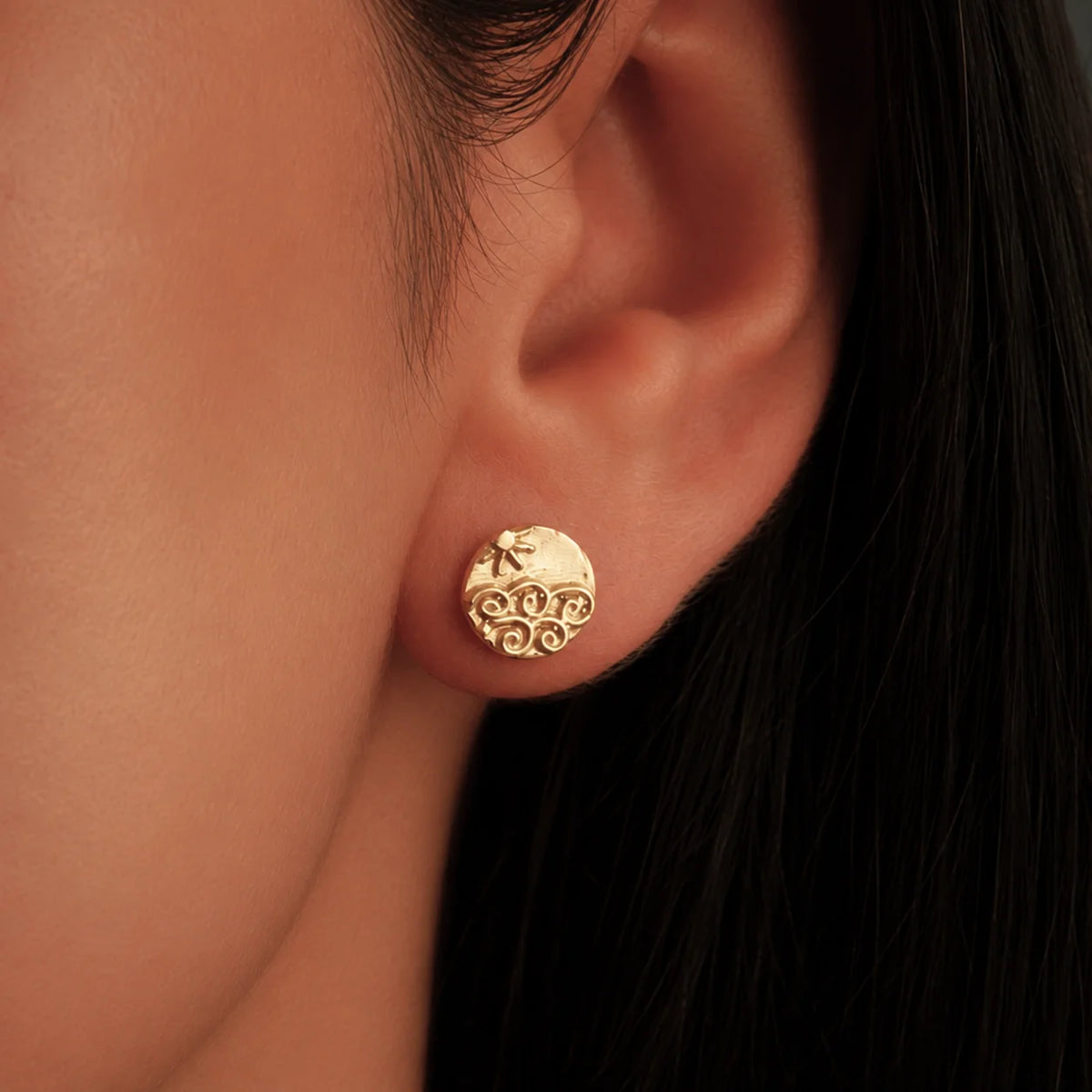 „Meeresbrise“-Ohrringe mit Sonne und Wellen aus vergoldetem 925er Silber – Schmuck im Boho-Stil | Art Diva