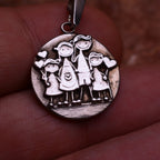Familien-Anhänger aus 925er Silber – teilweise oxidierter Talisman für familiäre Liebe und Verbundenheit | Art Diva