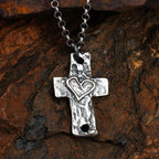 Silberanhänger „Großes massives Herrenkreuz mit Herz“ aus 925er Silber – Talisman für Stärke, Glauben und Schutz | Boho-, Rustik- und Skulpturschmuck | Art Diva