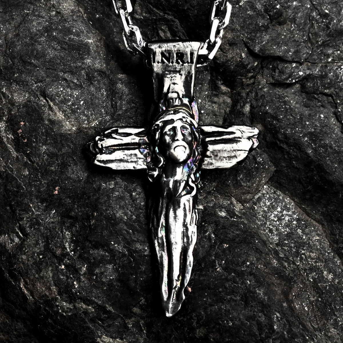 Jesus-Christus-Kreuz aus 925er Sterlingsilber – handgefertigter religiöser Anhänger als Symbol für Glauben und Schutz | Art Diva