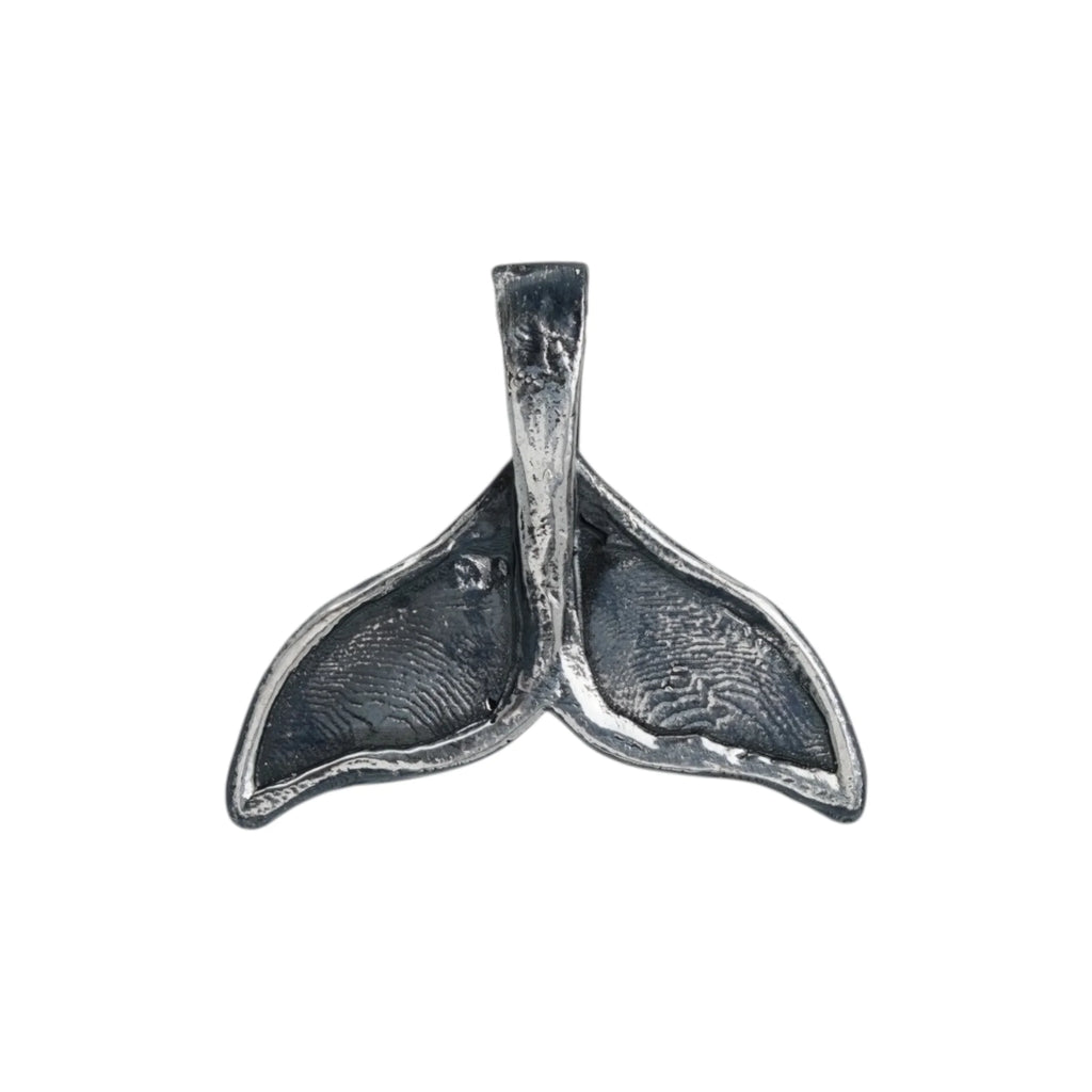 Walflossen-Anhänger für Herren aus 925er Silber – handgefertigter Skulpturenschmuck im Boho- und rustikalen Stil | Art Diva