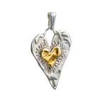 Herz-Anhänger mit goldenem Herz aus 925er Silber – Talisman für Liebe und tiefe Verbundenheit, handgefertigt im Boho- und rustikalen Stil | Art Diva