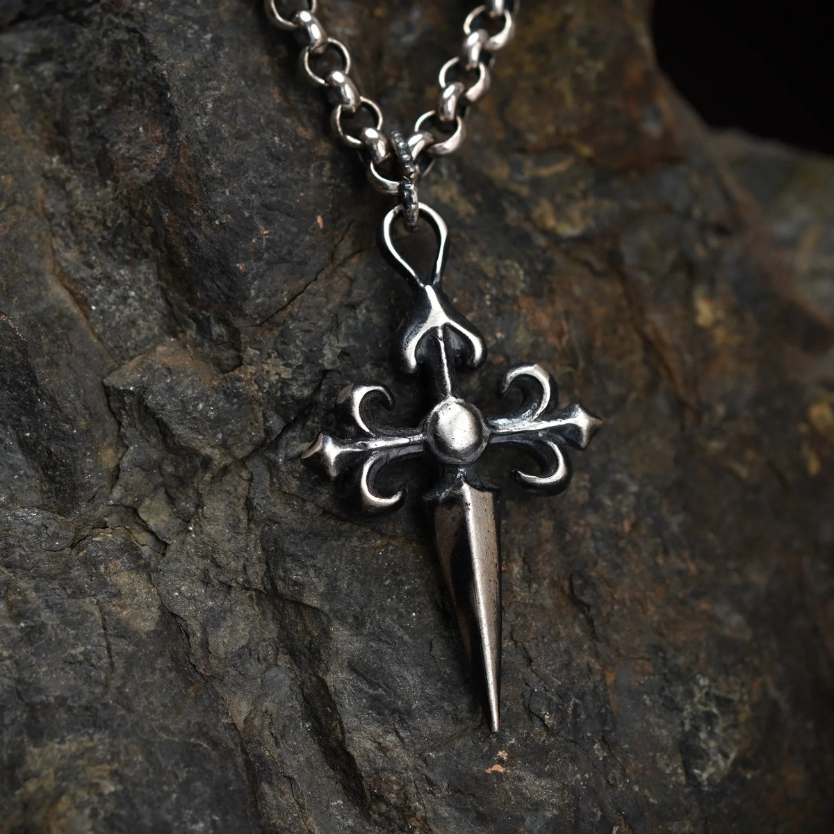 „Großes Ornamentkreuz“-Anhänger für Herren aus 925er Silber – kunstvolles Design, Symbol für spirituelle Stärke und Schutz | Art Diva