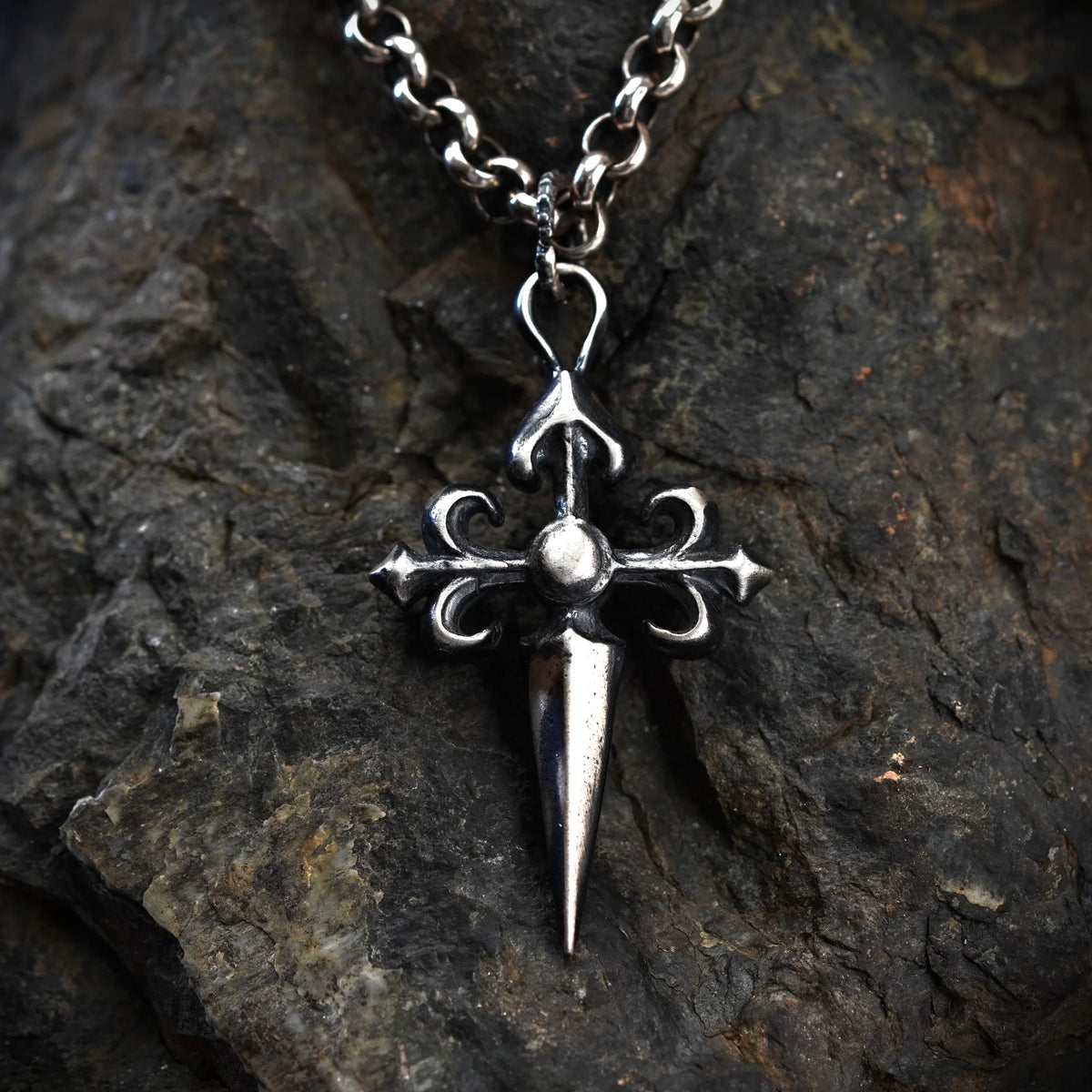 „Großes Ornamentkreuz“-Anhänger für Herren aus 925er Silber – kunstvolles Design, Symbol für spirituelle Stärke und Schutz | Art Diva