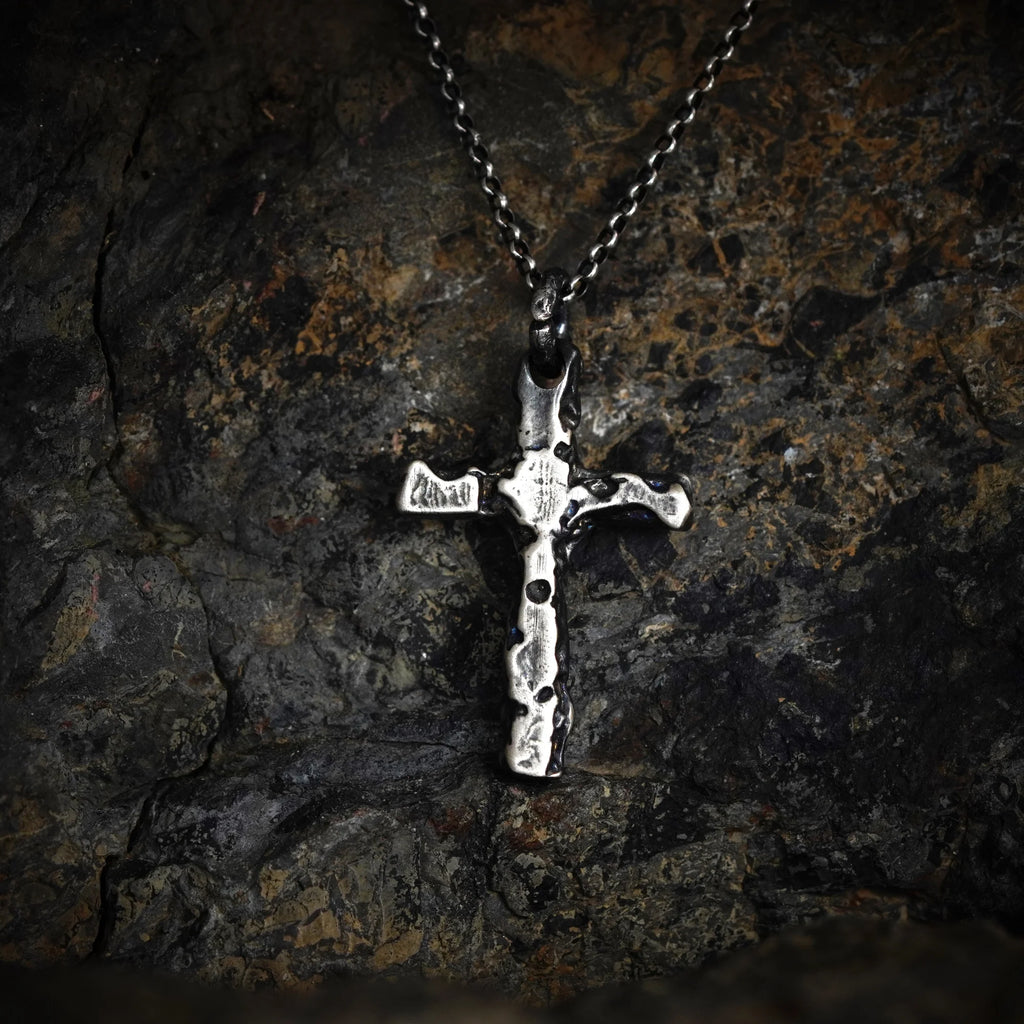 Stilvoller Herren-Kreuzanhänger aus 925er Silber – Symbol für Stärke und Charakter, handgefertigtes Geschenk für den Partner oder Ehemann | Art Diva