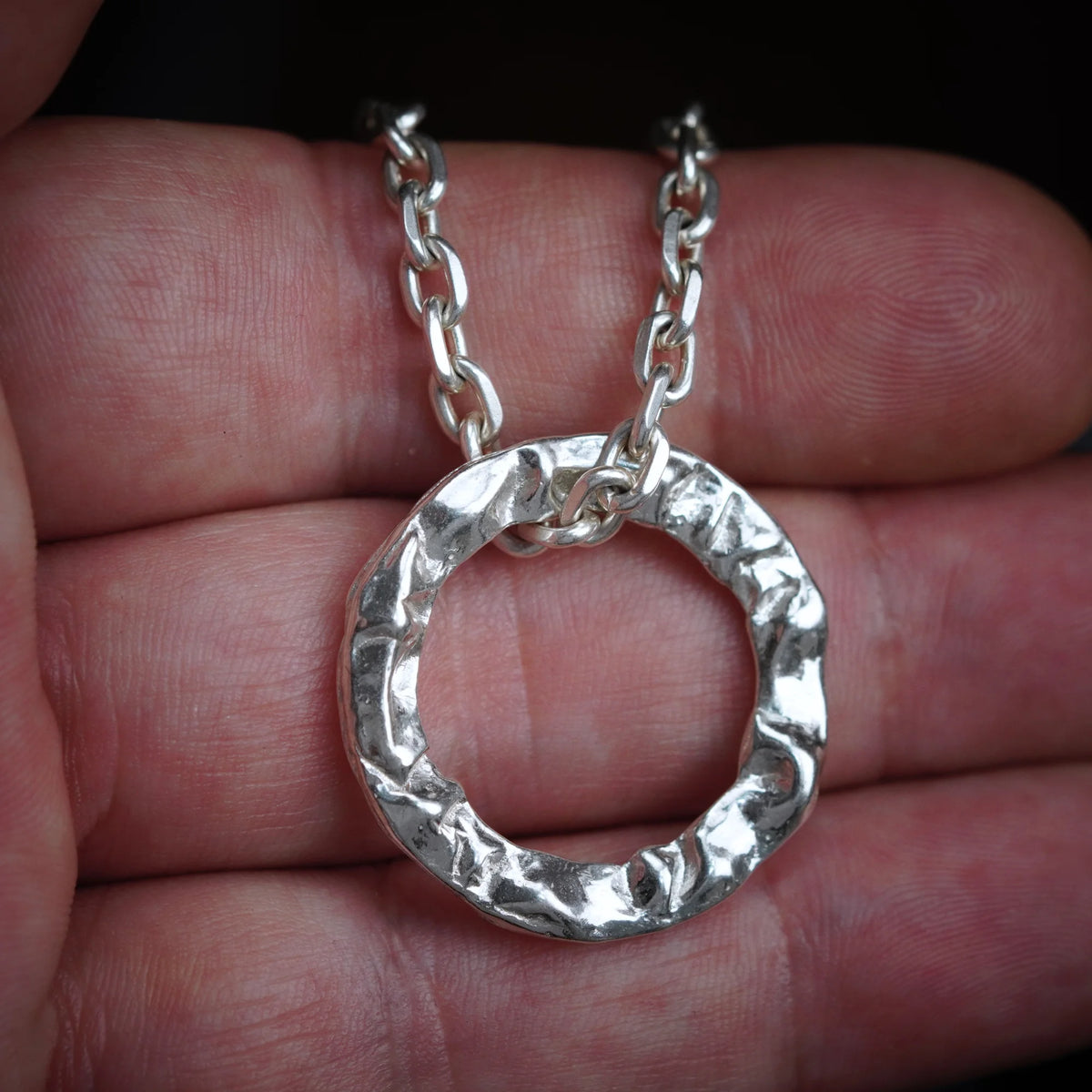 „Kreis“-Anhänger für Herren aus 925er Silber – hochglanzpoliert | Talisman für Stärke und Balance | Art Diva