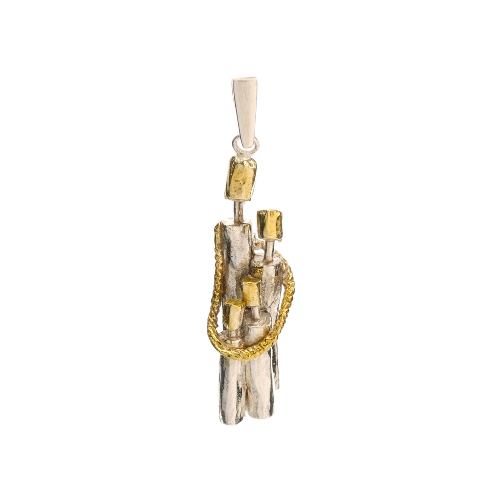 „Familienzusammenhalt“ – Anhänger aus 925er Silber, Talisman für Einheit, Liebe und den Schutz der Familie, handgefertigter Skulpturenschmuck im Boho- und rustikalen Stil | Art Diva