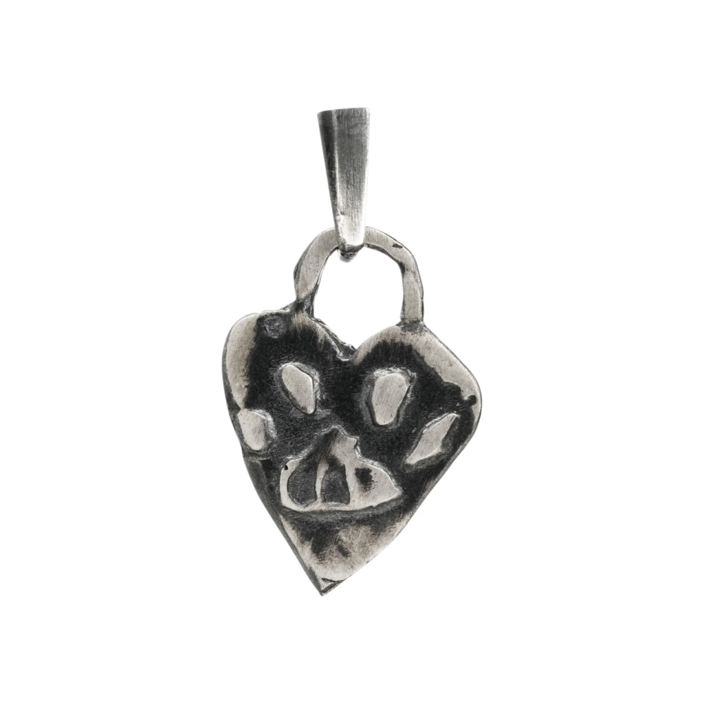 Herz-Anhänger mit Pfote aus 925er Silber – Talisman für Tierliebe, Schmuckstück im Boho- und rustikalen Stil, ideales Geschenk für Mutter, Tochter oder Freundin | Art Diva