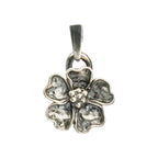 „Kirschblüte“ – oxidierter Anhänger aus 925er Silber, Talisman für Frühling und Neubeginn, handgefertigter Skulpturenschmuck im Boho- und rustikalen Stil | Art Diva