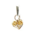 Liebestalisman – handgefertigter Herzanhänger aus 925er Silber mit goldfarbenen Akzenten im Boho- und rustikalen Stil | Art Diva