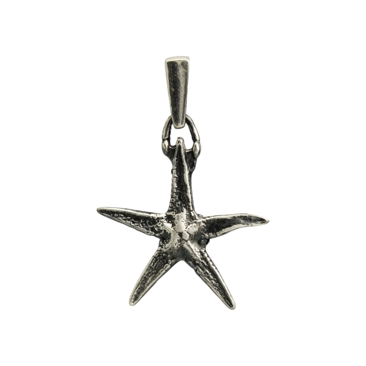 „Seestern“ – oxidierter Anhänger aus 925er Silber, Talisman für Glück und Gelassenheit, Skulpturenschmuck im Boho- und rustikalen Stil | Art Diva