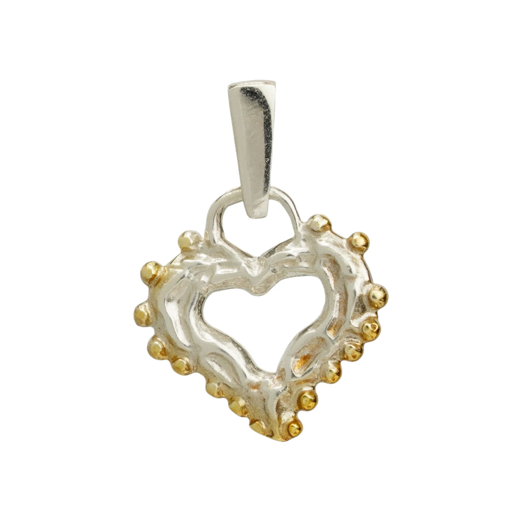 „Morgenliebe“-Anhänger mit offenem Herz und Tautropfen aus 925er Silber mit goldfarbenen Akzenten – Talisman für Zärtlichkeit und reine Liebe, handgefertigt im Boho- und rustikalen Stil | Art Diva