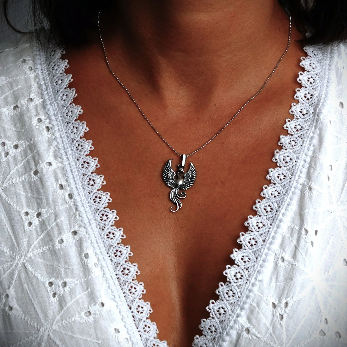 „Phönix“-Anhänger aus 925er Silber – Symbol für Wiedergeburt und Stärke, skulpturaler Schmuck im Boho-Rustik-Stil | Art Diva