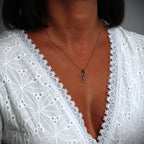 Schmuck aus 925er Silber – Knoten der unendlichen Liebe, handgefertigter Anhänger mit Ewigkeitssymbol für Armband oder Halskette, rustikaler Skulpturenschmuck | Art Diva