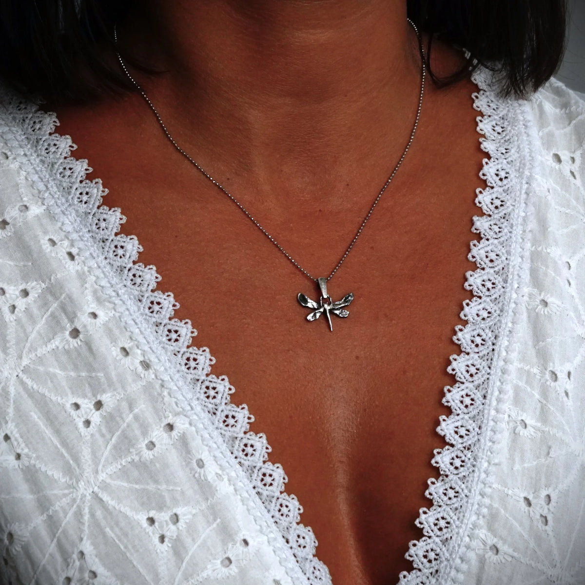 „Libelle“-Anhänger aus 925er Silber – Talisman für Veränderung, Leichtigkeit und innere Freiheit, handgefertigt im Boho-Stil | Art Diva