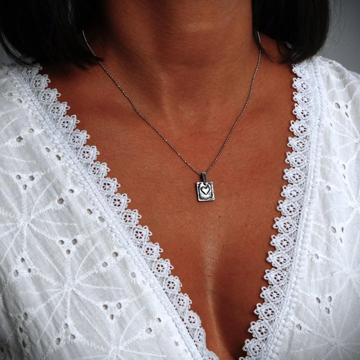 „Herz“ – handgefertigter Anhänger aus 925er Silber, Talisman für Liebe und Schutz im Boho- und rustikalen Stil | Art Diva