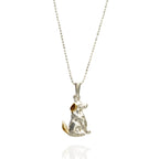 Hund-Anhänger aus 925er Silber mit goldfarbenen Akzenten – Talisman für Treue, Tierliebe und die Verbundenheit mit dem eigenen Haustier | Art Diva