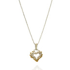 „Morgenliebe“-Anhänger mit offenem Herz und Tautropfen aus 925er Silber mit goldfarbenen Akzenten – Talisman für Zärtlichkeit und reine Liebe, handgefertigt im Boho- und rustikalen Stil | Art Diva