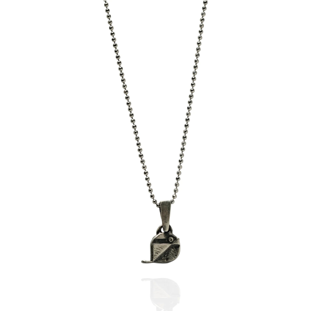 „Spätzchen“-Anhänger aus 925er Silber – oxidierter Talisman für Freiheit, Leichtigkeit und Wärme, handgefertigter Skulpturenschmuck im Boho- und rustikalen Stil | Art Diva