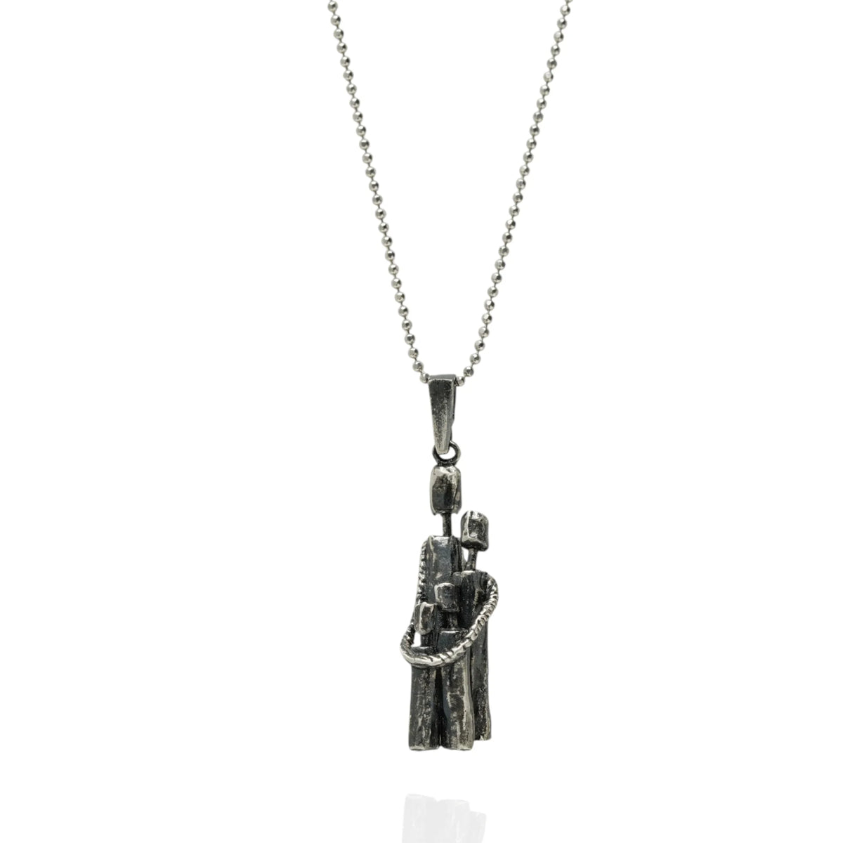„Familienzusammenhalt“ – Anhänger aus 925er Silber, Talisman für Einheit, Liebe und familiären Schutz, handgefertigter Skulpturenschmuck im Boho- und rustikalen Stil | Art Diva