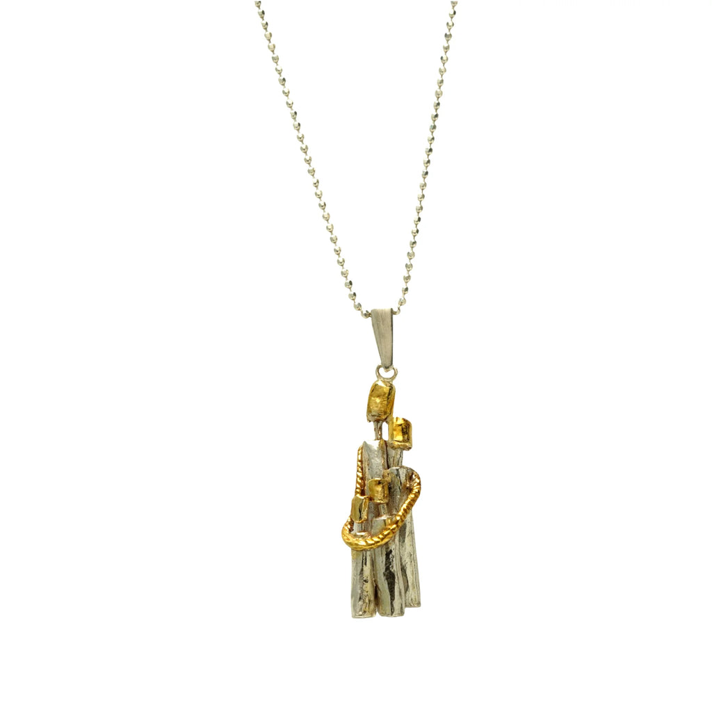 „Familienzusammenhalt“ – Anhänger aus 925er Silber, Talisman für Einheit, Liebe und den Schutz der Familie, handgefertigter Skulpturenschmuck im Boho- und rustikalen Stil | Art Diva