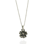 „Kirschblüte“ – oxidierter Anhänger aus 925er Silber, Talisman für Frühling und Neubeginn, handgefertigter Skulpturenschmuck im Boho- und rustikalen Stil | Art Diva