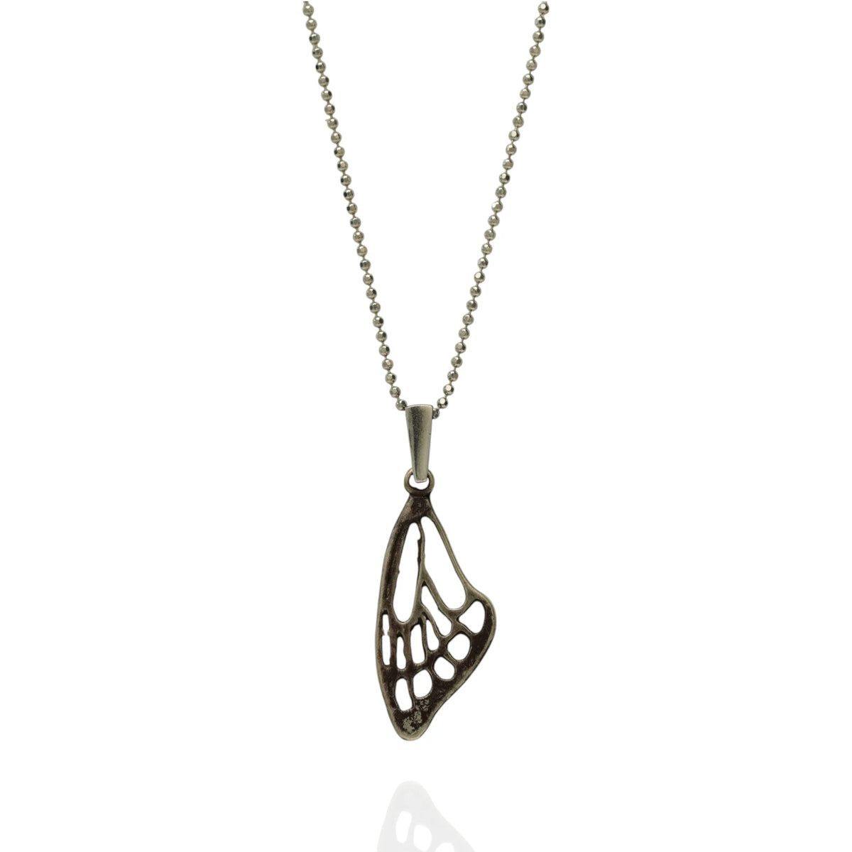 Schmetterlingsflügel-Anhänger aus 925er Silber – handgefertigter Talisman für Freiheit und Transformation, Skulpturenschmuck im Boho- und rustikalen Stil | Art Diva