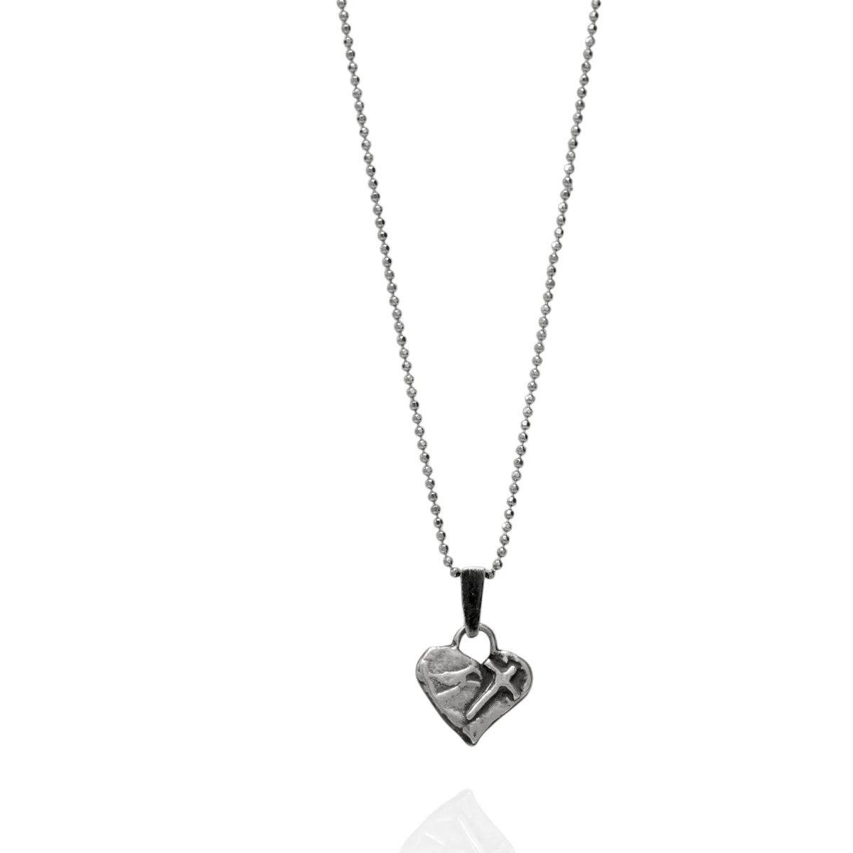 „Glaube an die Liebe“-Miniaturanhänger aus 925er Silber – christliches Herz mit Kreuz, handgefertigtes Symbol spiritueller Liebe | Art Diva
