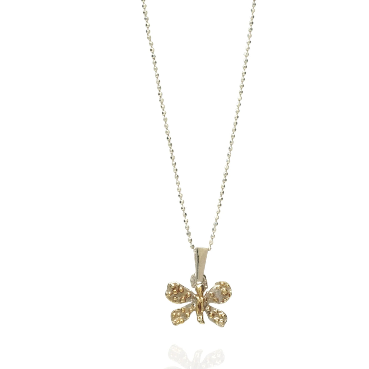 925er Silberanhänger „Kleiner Schmetterling“ mit goldenen Akzenten – Talisman für Wandel und Leichtigkeit, handgefertigt im Boho- und rustikalen Stil | Art Diva