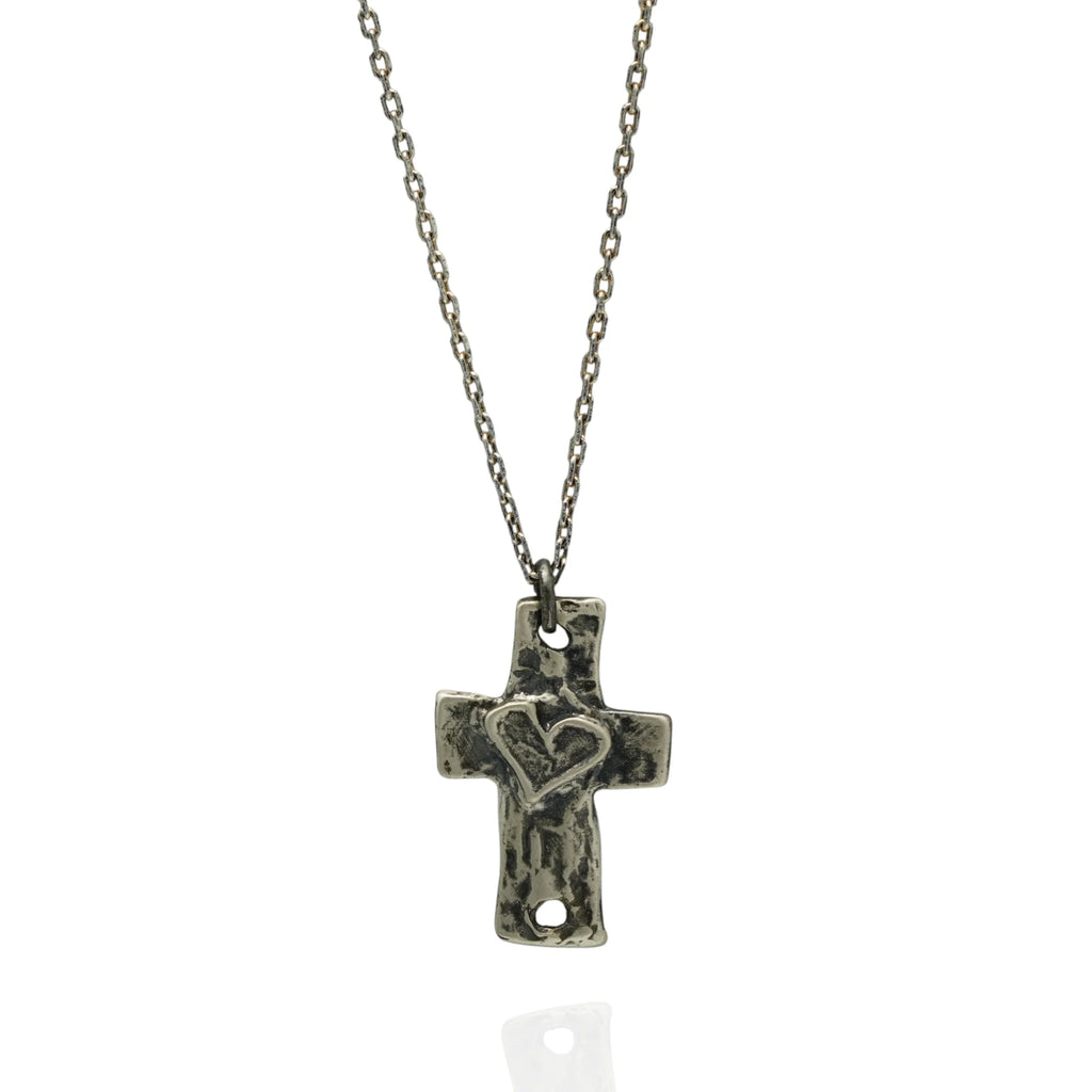 Silberanhänger „Großes massives Herrenkreuz mit Herz“ aus 925er Silber – Talisman für Stärke, Glauben und Schutz | Boho-, Rustik- und Skulpturschmuck | Art Diva