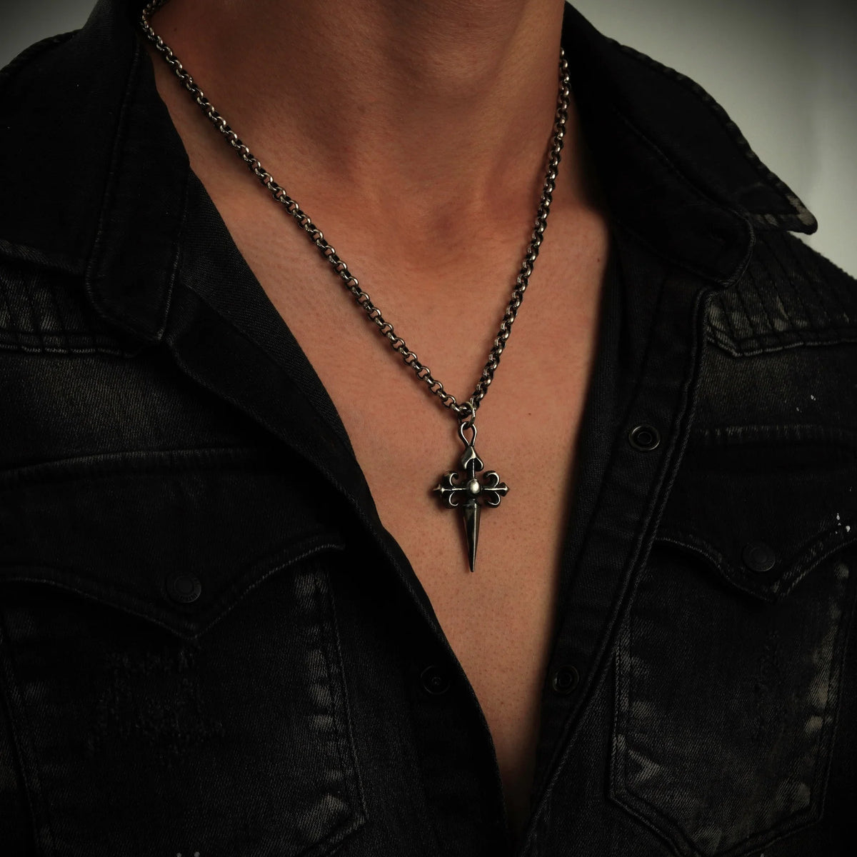 „Großes Ornamentkreuz“-Anhänger für Herren aus 925er Silber – kunstvolles Design, Symbol für spirituelle Stärke und Schutz | Art Diva