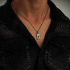 „Plakette mit Kreuz“ – Herren-Anhänger aus 925er Silber mit Stärke und Charakter | Art Diva