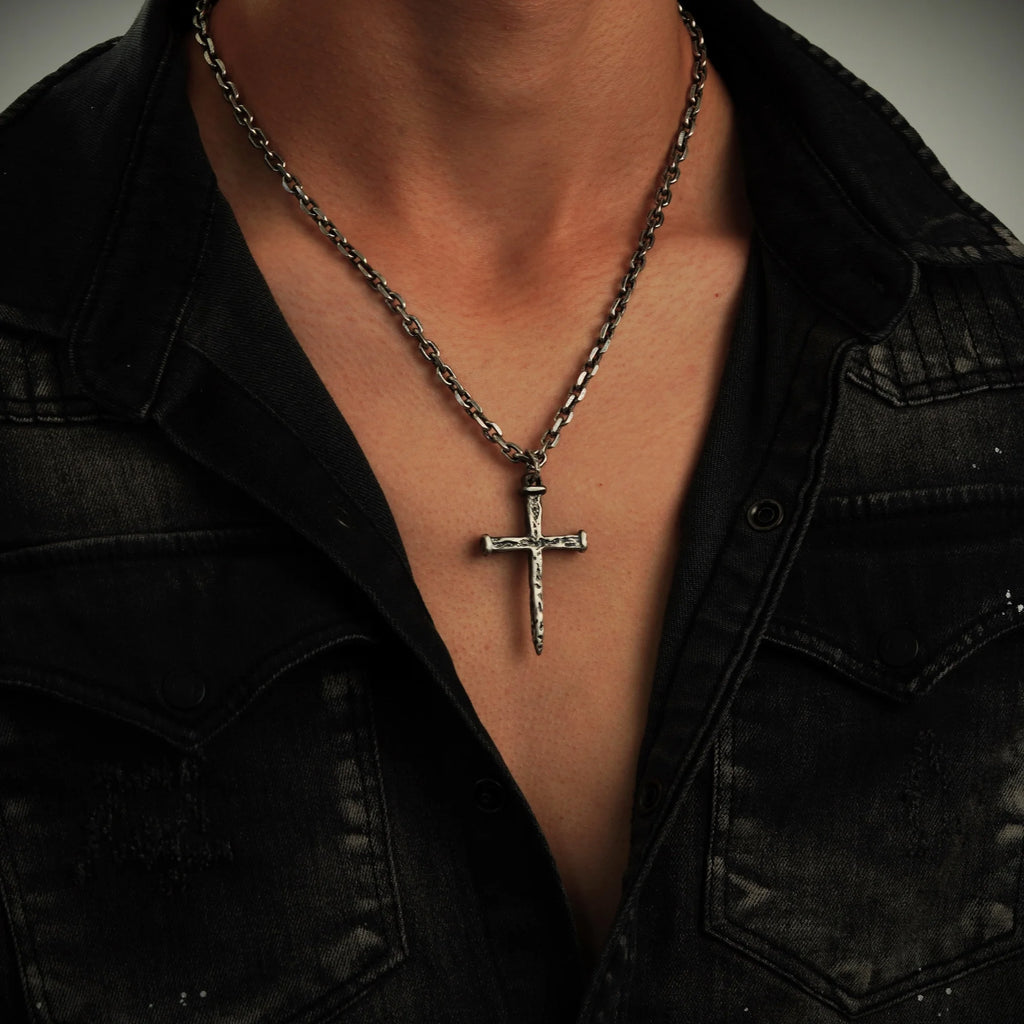 Kreuz-Anhänger für Herren aus 925er Silber – Symbol des Glaubens, handgefertigt im Boho- und rustikalen Stil | Art Diva