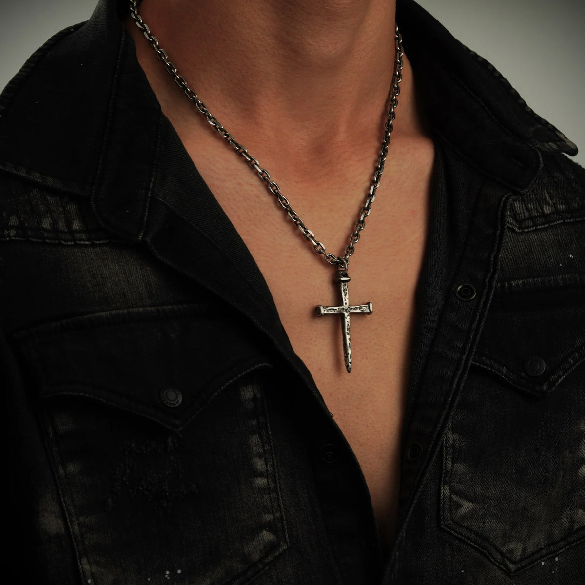 Kreuz-Anhänger für Herren aus 925er Silber – Symbol des Glaubens, handgefertigt im Boho- und rustikalen Stil | Art Diva