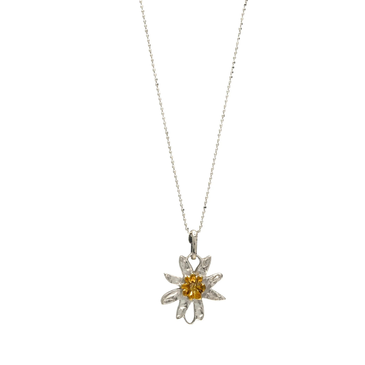 925er Silberelement „Edelweißblüte“ mit goldenen Akzenten – handgefertigter Boho-Talisman für Harmonie, skulpturales Schmuckstück und Geschenk für Mutter, Tochter oder Freundin | Art Diva