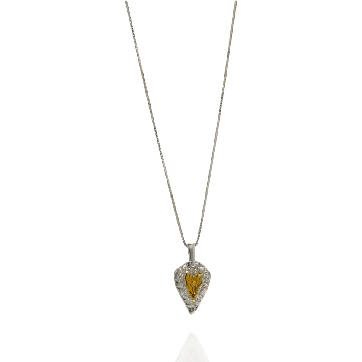 „Herz der Zuneigung“ – handgefertigter Anhänger aus 925er Silber, Talisman für Liebe und Zärtlichkeit, Skulpturenschmuck im Boho- und rustikalen Stil | Art Diva