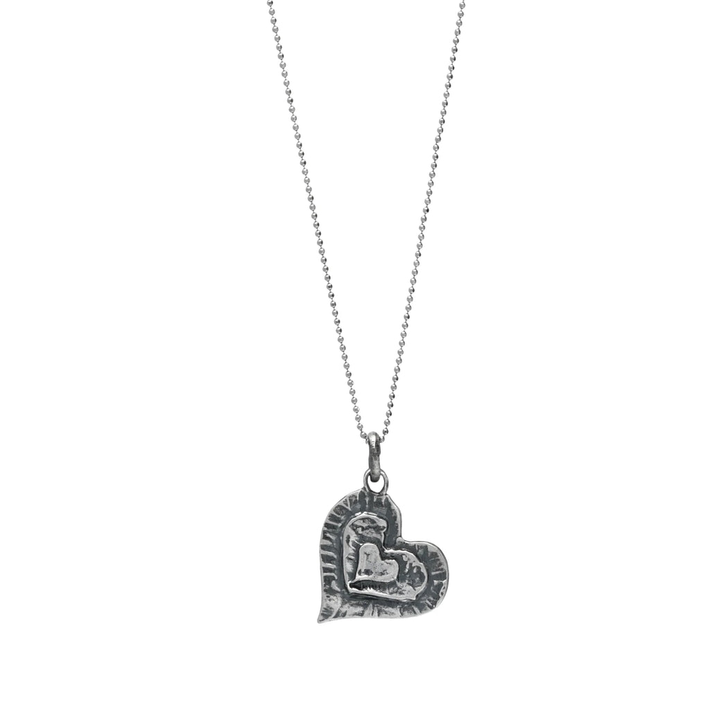 925er Silberschmuck – Anhänger „Mama, Papa und ich“, drei Herzen in einem | Handgefertigter Boho-Talisman für Liebe und Verbundenheit, skulpturales Schmuckstück | Art Diva