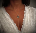 925er Silberelement „Edelweißblüte“ – handgefertigter Boho-Talisman für Harmonie, skulpturales Schmuckstück und Geschenk für Mutter, Tochter oder Freundin | Art Diva