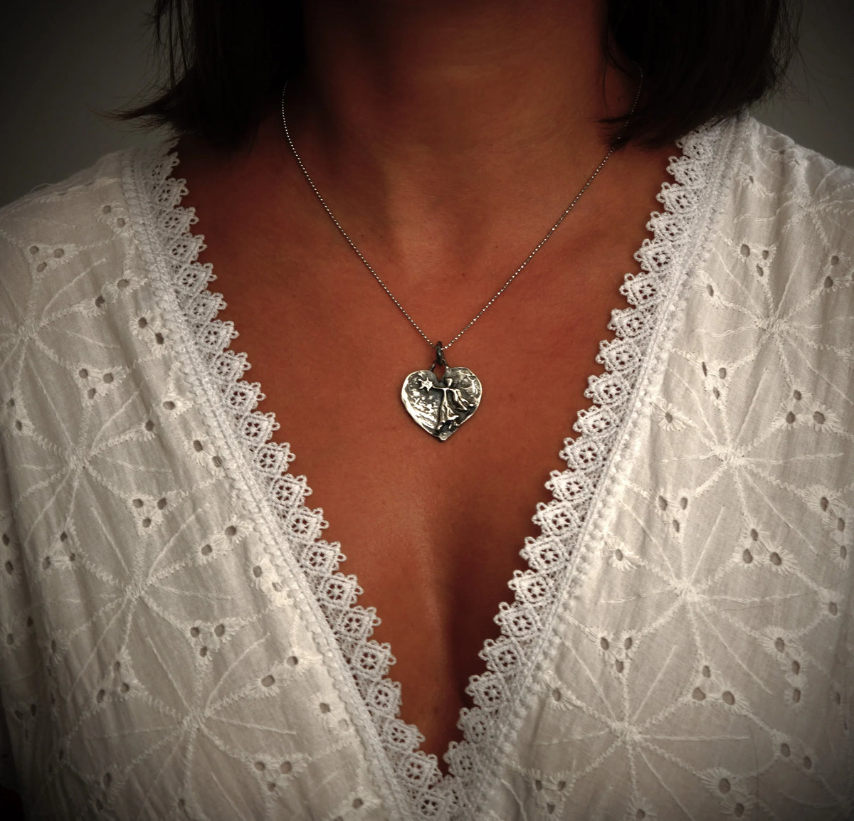 Schutzengel-Herz-Anhänger mit Engel und Stern aus 925er Silber – Talisman für Schutz, Liebe und Glauben, handgefertigt im Boho-Stil | Art Diva