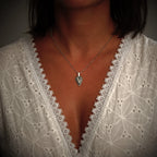 „Herz der Zuneigung“ – handgefertigter Anhänger aus 925er Silber, Talisman für Liebe und Zärtlichkeit, Skulpturenschmuck im Boho- und rustikalen Stil | Art Diva