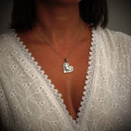 925er Silberschmuck – Anhänger „Mama, Papa und ich“, drei Herzen in einem | Handgefertigter Boho-Talisman für Liebe und Verbundenheit, skulpturales Schmuckstück | Art Diva