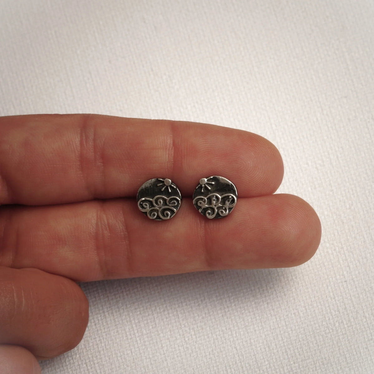 „Morgenbrise am Meer“-Ohrringe mit Sonne und Wellen aus 925er Silber – teilweise oxidiert im Boho-Stil | Art Diva
