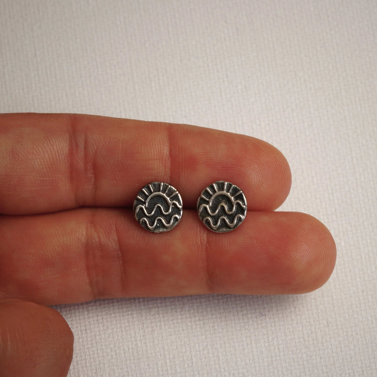 „Meeresaufgang“-Ohrstecker aus 925er Silber – teilweise oxidierter Schmuck im Boho-Vintage-Stil | Art Diva