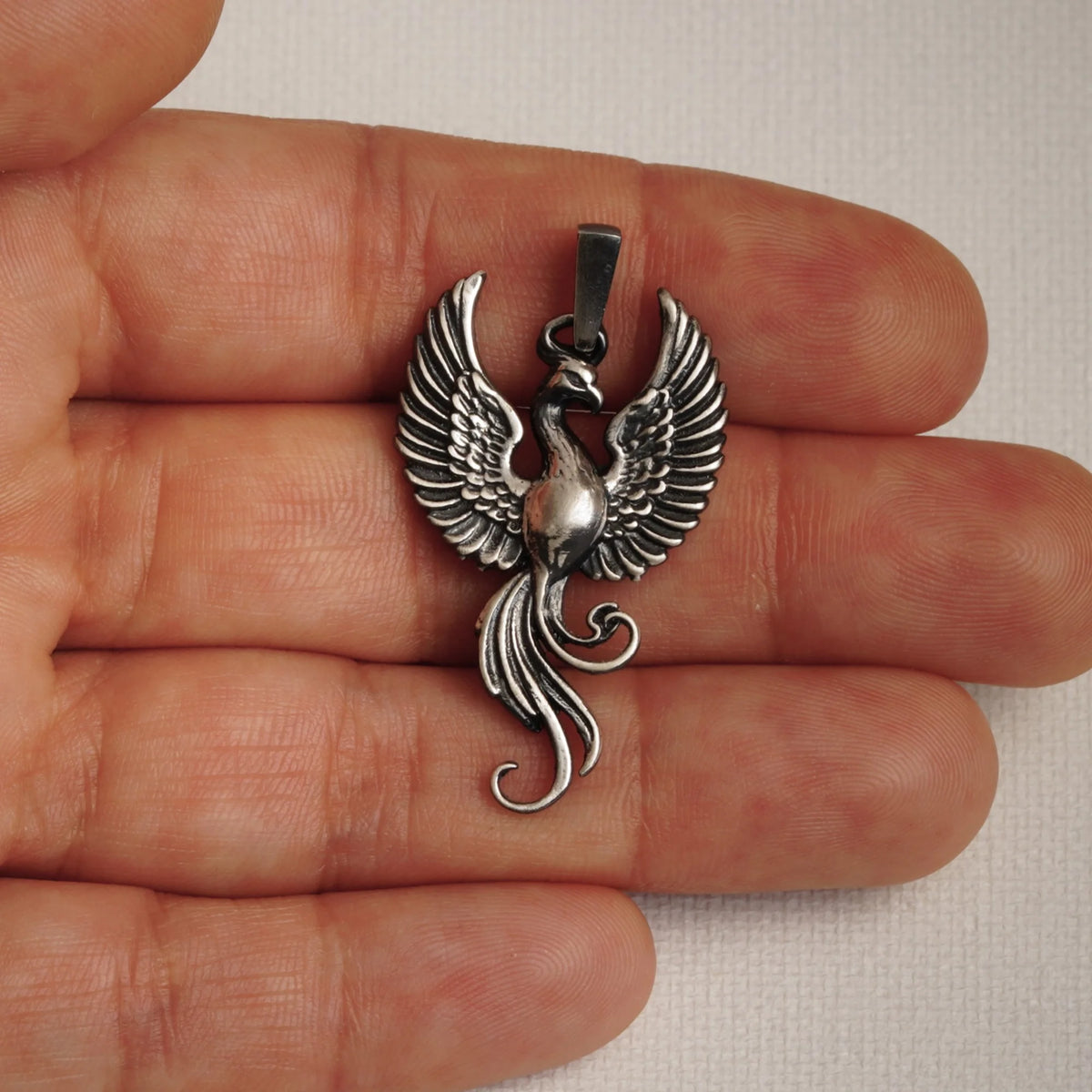 „Phönix“-Anhänger aus 925er Silber – Symbol für Wiedergeburt und Stärke, skulpturaler Schmuck im Boho-Rustik-Stil | Art Diva