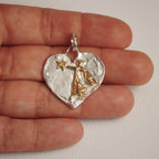 Schutzengel-Herz-Anhänger mit Engel und Stern aus 925er Silber – Talisman für Schutz, Liebe und Glauben, handgefertigt im Boho- und rustikalen Stil | Art Diva